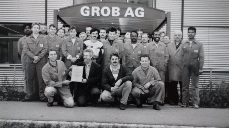 Gruppenfoto GROB AG bei Erstzertifizierung ISO9000