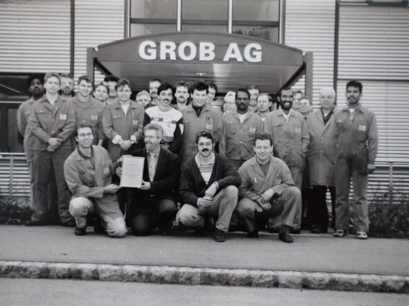 Gruppenfoto GROB AG bei Erstzertifizierung ISO9000